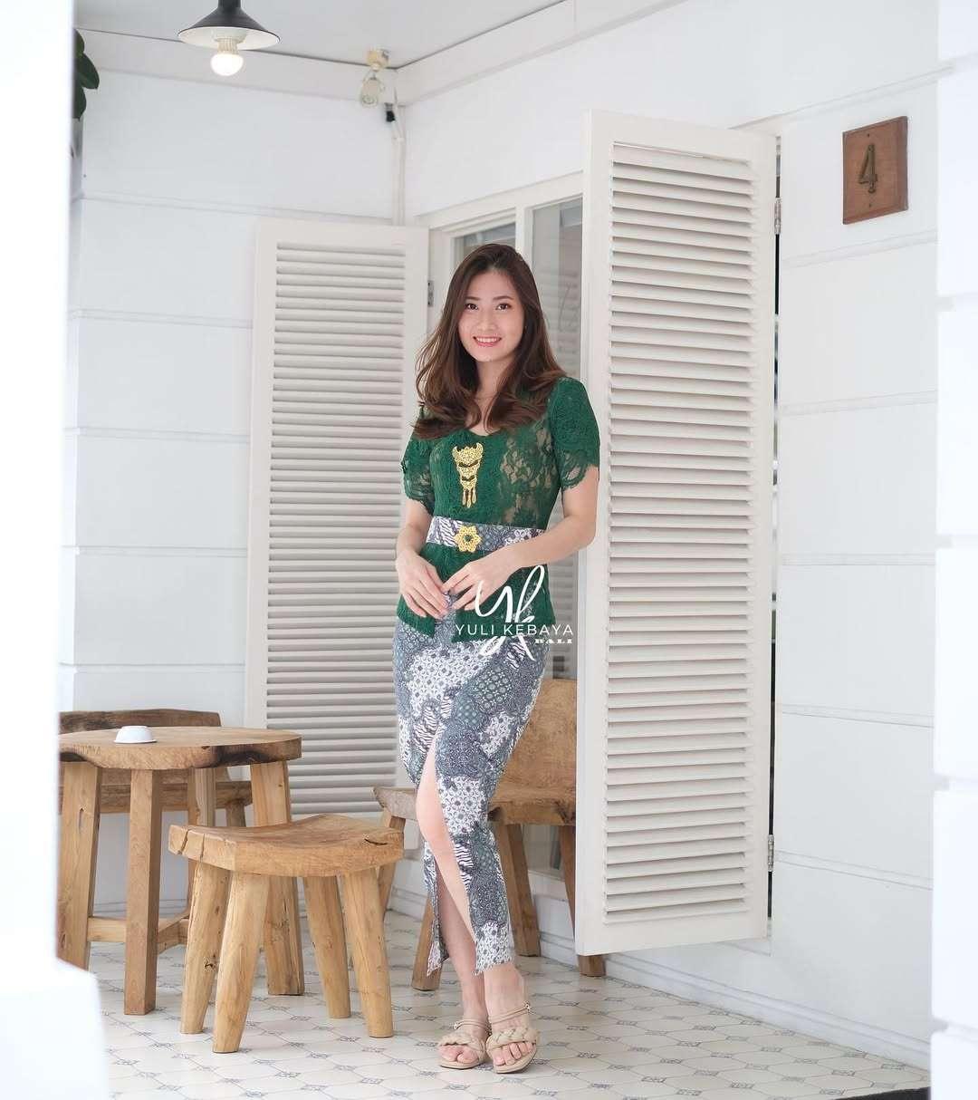 Ellena Series Kebaya Set | Sofia Brocade | Complete Outfit (Kebaya+Skirt+Belt)