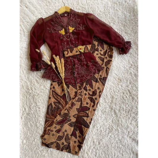 Bali Embroidered Kebaya Set – Traditional & Elegant (Front Button + Belt)