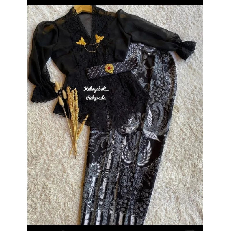 Bali Embroidered Kebaya Set – Traditional & Elegant (Front Button + Belt)
