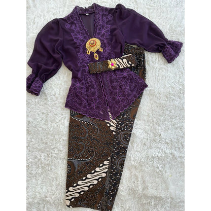 Bali Embroidered Kebaya Set – Traditional & Elegant (Front Button + Belt)